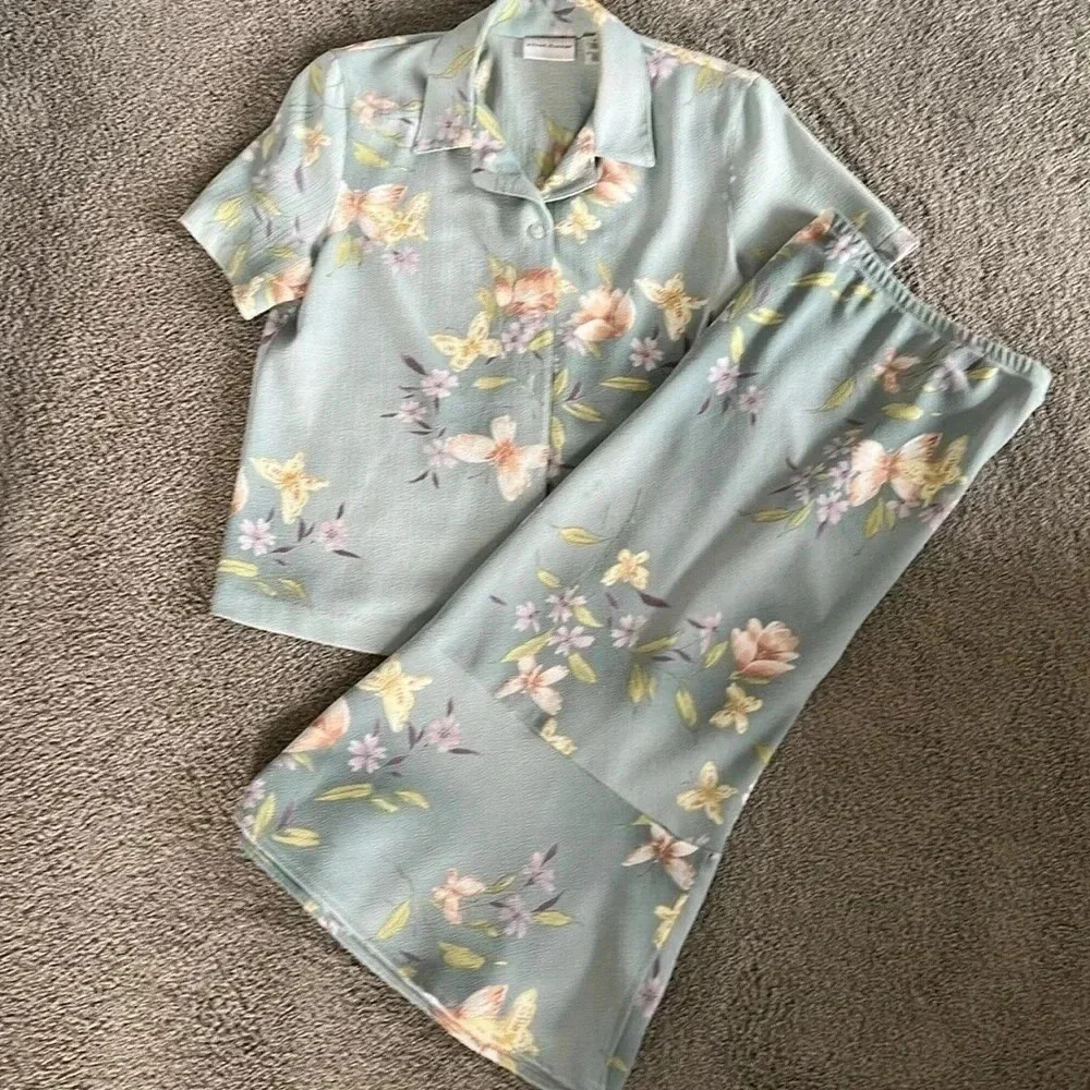 (47) Alfred dunner button up top and  skirt